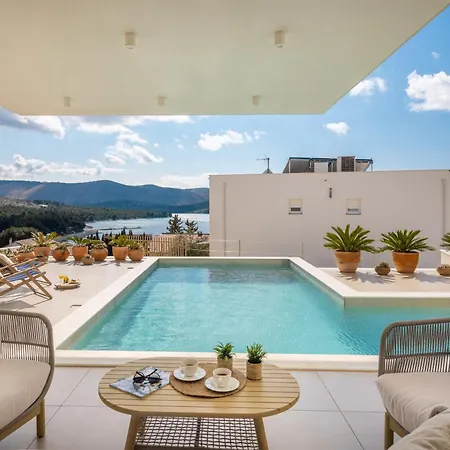 Villa White One